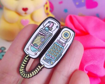 Enamel pin 90 retro vintage telephone by Chic Kawaii