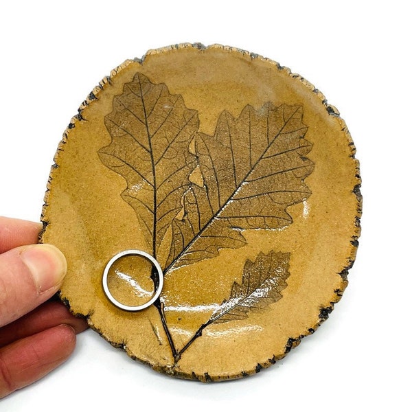 Oak leaf bowl Trinket dish Real leaf Laves imprint Nature design Jewelry dish Rustic ceramics Jewelry/Candle holder Rustic bowl Christmas