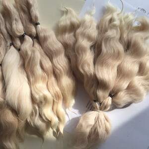 suri alpaca locks 7 TUPAC 17 cm wheat blonde ombre wavy locks, all natural washed and combed Suri alpaca fibers for doll reroot or wig zdjęcie 10