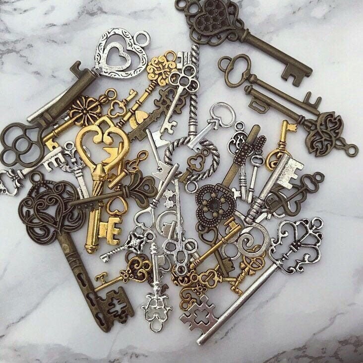 42 pcs Metal Keys Mixed Sizes and Metals Sold in Pack of 42 Keys