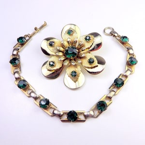 Jaren &#39;40 Vintage Smaragdgroene Steentjes Bloemenbroche & Armband Demi Parure Retro Sieradenset Midden van de eeuw