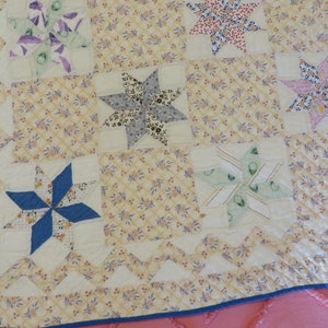 Beautiful QUILT, Eight Pointed Stars, Hand Quilted, Unique Borders  //  Circa 1930s, 40s Star Fabrics are Mostly FEED SACKS  //  80&quot; x 70&quot;