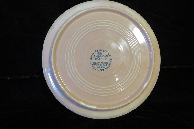 1939 New York World/'s Fair THE AMERICAN POTTER Plate Gold color 7 18 Diameter Made in U.S.A by Homer Laughlin Co.