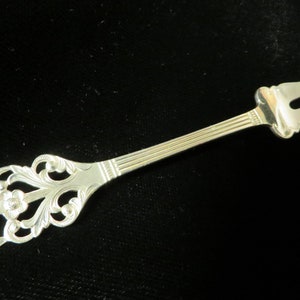 Sterling Silber Vorspeisen-Gabel, STERLING SILBER von MARTHINSEN of Norwegen, Viking Rose // Gemarkt 288 // Kleine antike Sterling Silber Gabel