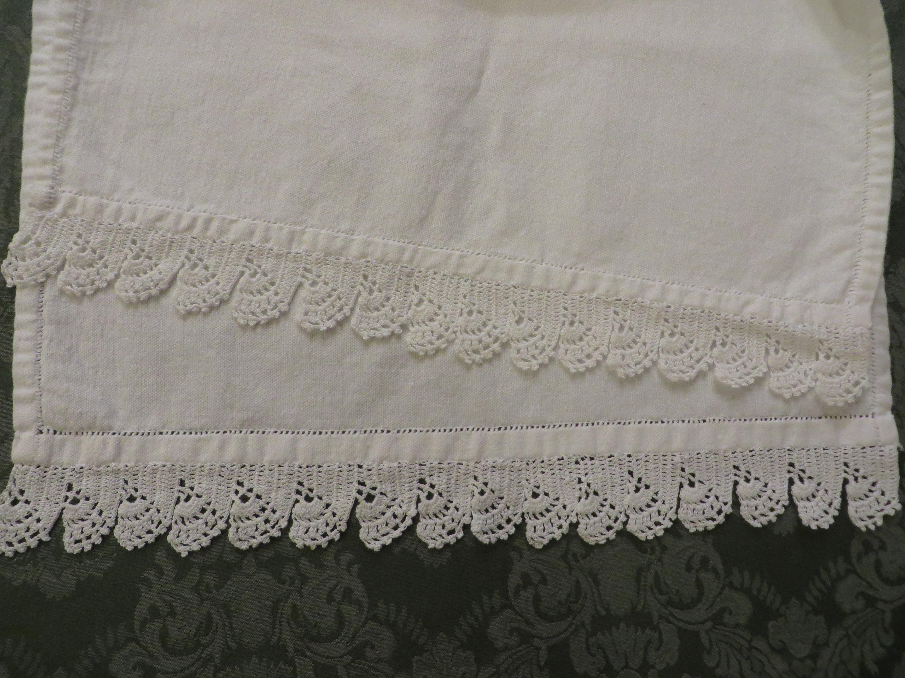 Table Runner Vintage with Crocheted LACE Edging  //  Vintage White Cotton Table Runner  //  37" Long by 15" Wide