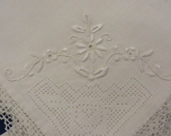Napkins w/ Embroidered Flowers, Leaves, Open Work, Pulled Thread Embroidery, Lace Edges all Around  //  12" Square  // Set of 5