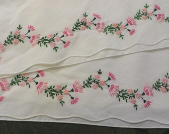 Vintage Pillowcase Set of 2, Hand Embroidered  //  Pink and Green on White Cotton   //  Standard Size, Poly Cotton  //  Scalloped Edges