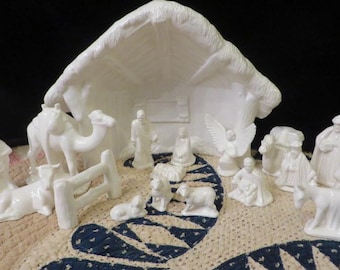 Vintage Ceramic NATIVITY Set with 18 Pcs - Vintage Christmas Nativity - Baby Jesus, Mary, Joseph, Wise Men, Animals, Fence, Creash