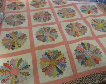 AMAZING Vintage DRESDEN PLATE Quilt - All Feed Sacks/Reproduction Feed Sacks - Beautifully Machine Quilted 73" sq. - Rare Find