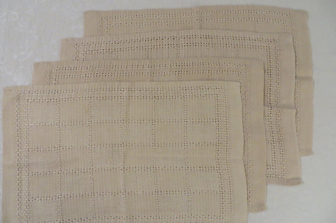 Linen PLACEMATS Made in IRELAND // SET of 4 // 18 1/2 by 12 // Soft