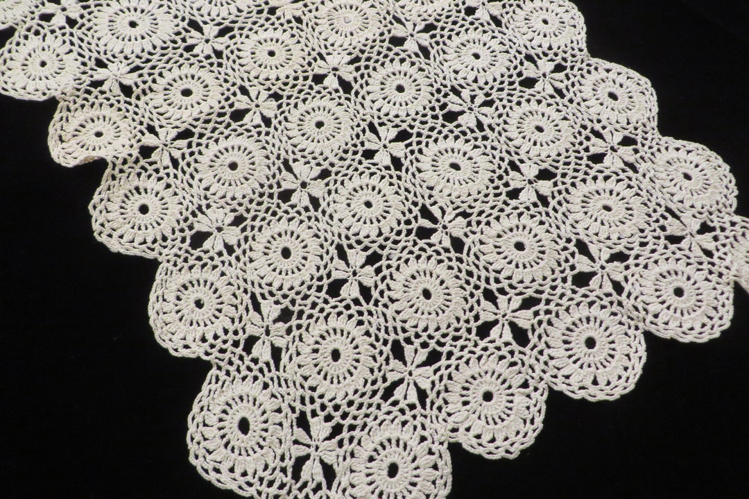 Vintage Doily Rectangular Shape Hand Crocheted Needlework // Vintage ...