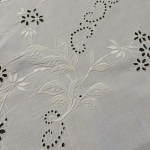 Beautiful White LINEN DOILY with Openwork Lace, Embroidery, Scalloped Edges - 24" Diam. - Ex-Small Round Tablecloth or Large Doily