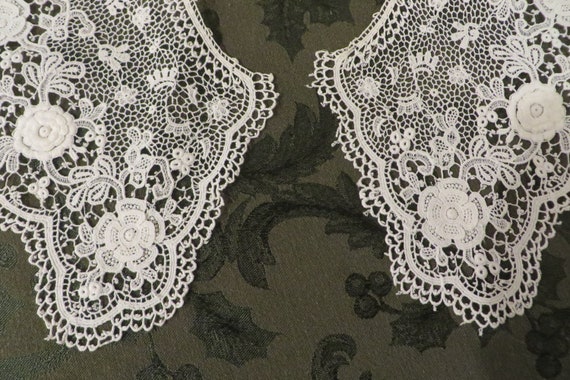 Beautiful Intricate LACE COLLAR  //  White Antiqu… - image 4