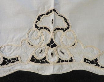 Window Valance, Open Work - Cut Work, Embroidery  - Light Cream, Ecru, Off White color - 58" Wide, 15" Tall - Vintage Curtains