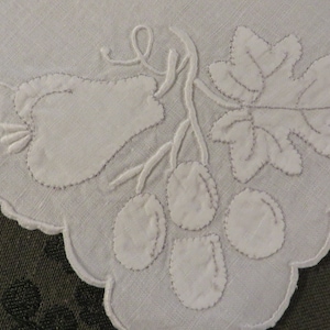 Gorgeous Vintage Linen NAPKINS - Intricate White on White Fruit Embroidery - Set of 12  //  16 1/2&quot; square  //  Vintage Table Linens