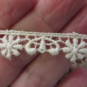 Vintage  8.5 YARDS of LACE  //  New, Carded Yardage - Ivory - Egg Shell Lace,  3/8&quot; Wide -  Antique Lace - Wedding Lace