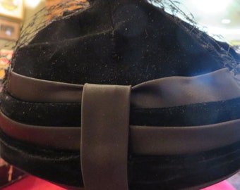 Vintage Pill Box Hat VELVET and SATIN  //  Sally Vielor - Union Made in US  //  Black Pill Box Hat w/ Netting  // 21" Interior Circumference