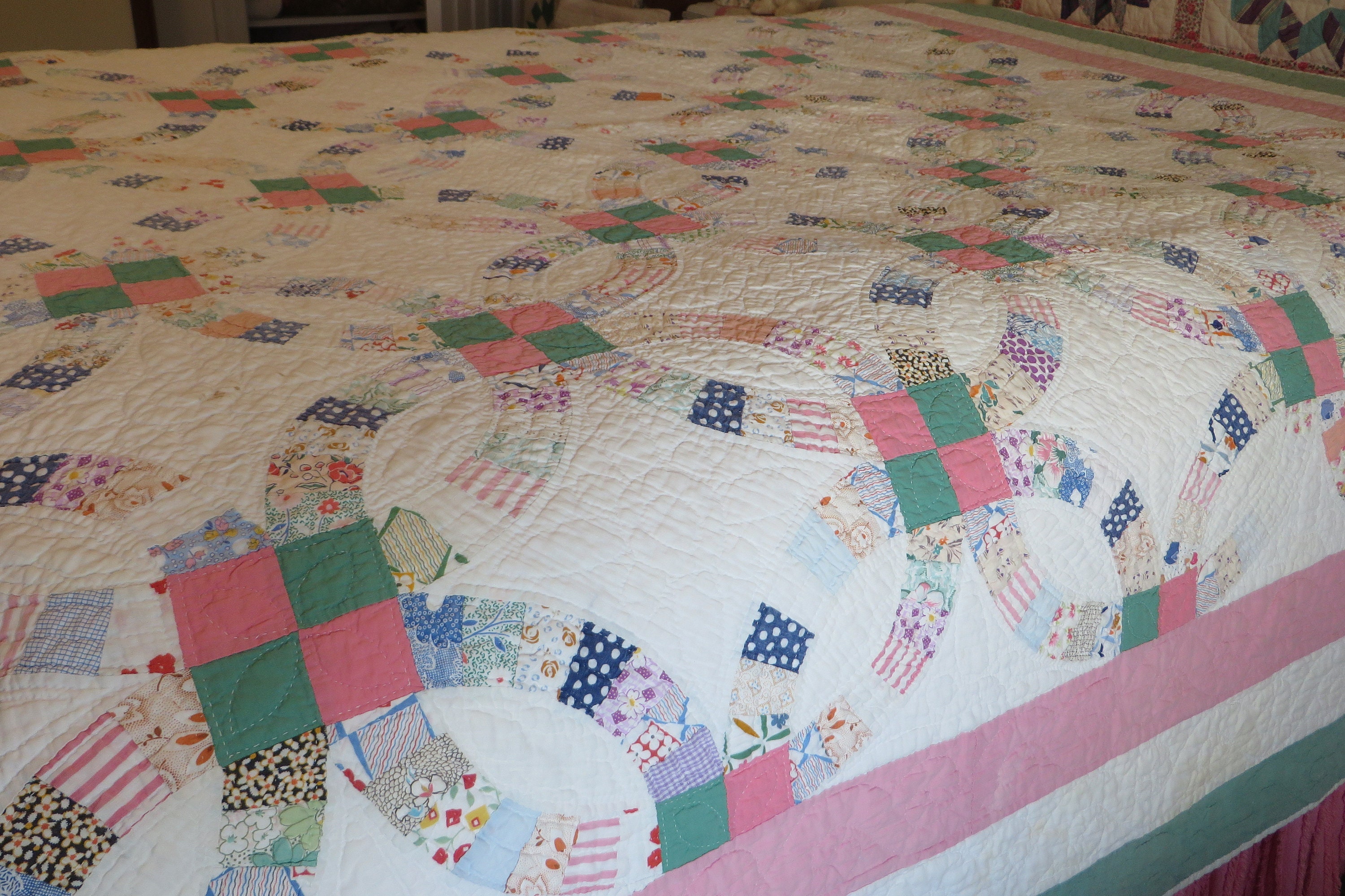 Antique QUILT, Double WEDDING Ring, Mostly Feed Sack Fabrics, Full