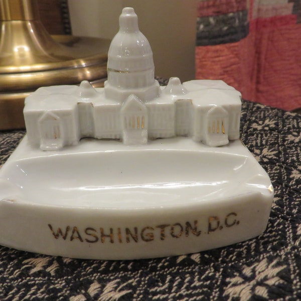 Vintage U.S. CAPITOL Building  //  Vintage Ceramic Ash Tray, Made in Japan  //  Washington DC Souvenir  // United States Capital