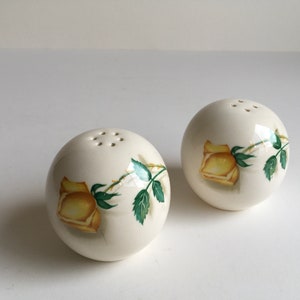 55 Oaks Studio Ceramic Chicken Egg Tray