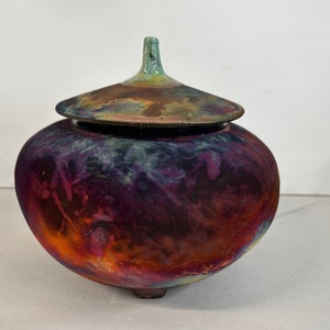 Urne funéraire en raku
