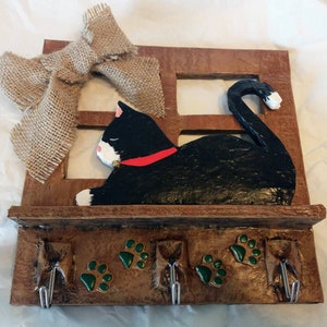 Papier mâché Black Kitty Cat dans le porte-clés de fenêtre