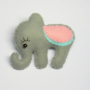 Felt animal brooch pattern elephant PDF sewing instructions tutorial cute soft grey pin DIY make your own gift Instant Dawnload image 3