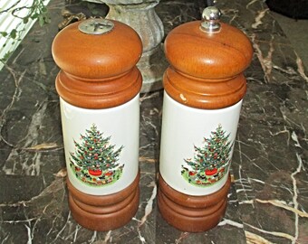 Salt and Pepper Mill Set, Christmas Decor, Solid Heavy Wood, Salt and Pepper Shakers, Table Condiments, Holiday Dining, Holiday Decor
