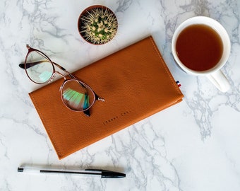 Porte chéquier en cuir marron – Fait main en France – Cuir français de haute qualité, personnalisable