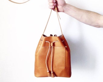 Hand Bag / leather bag / Léonny Cha / seal bag