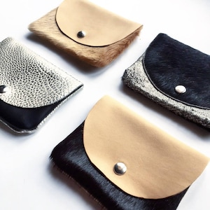 Petite pochette en cuir bicolore faite à la main, Léonny Cha.