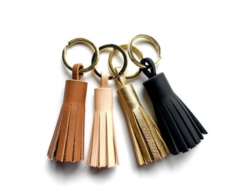 Key holder / Tassel / Pompon / Léonny Cha / leather goods / leather tassel