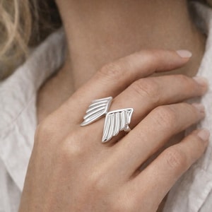 Anillo de alas de ángel dorado o plateado / Anillo de ángel llamativo / Anillo de alas de ángel ajustable / Joyería de ángel de la guarda / Acero inoxidable resistente al agua imagen 3