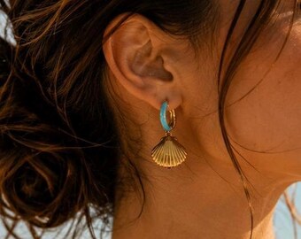 Türkis Muschel Creolen | Gold Muschel Ohrringe | Strand Ohrringe | Küsten Schmuck | Ozean inspiriert Creolen | Sommer Ohrringe | Nautik