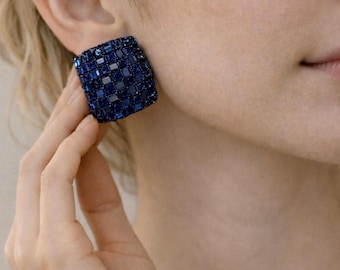 Pendientes de botón azul medianoche / Pendientes de botón con cuentas cuadradas / Pendientes elegantes y glamurosos / Regalo audaz para ella / Estilo inspirado en los años 80