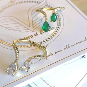 18 k gold plated one size emerald & clear crystal party ring• luxury one size asymmetric modern boho crystal gold ring