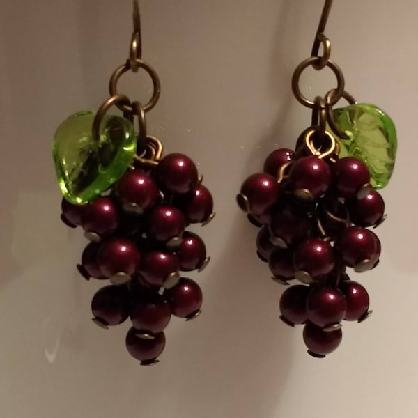 Grape vine cluster earrings - Antique Gold