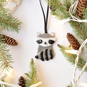 Raccoon ornament to hang