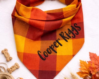 Flanellen hondenbandana herfst | Oranje geruite hondenbandana | Gepersonaliseerde hondenbandana | Geborduurde naam | Herfsthondaccessoire