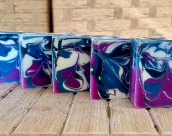 Sultry Jasmine Vegan Soap: Bergamot, Cassis & Smoky Musk