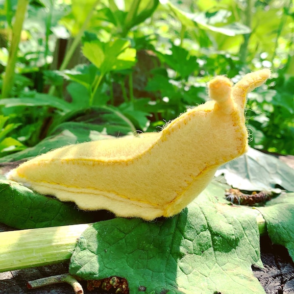 Banana slug, slug, banana slug felt plush, slug plush, Humboldt banana slug, redwoods banana slug, yellow banana slug