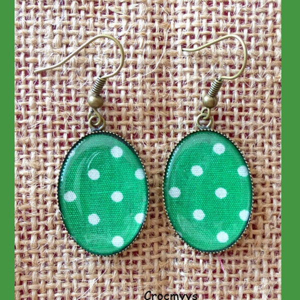 Boucles d'oreilles vertes à pois ovales