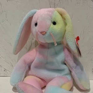 Rare With Error Collectible 1998 Ty Beanie Baby "Hippie The Rabbit"