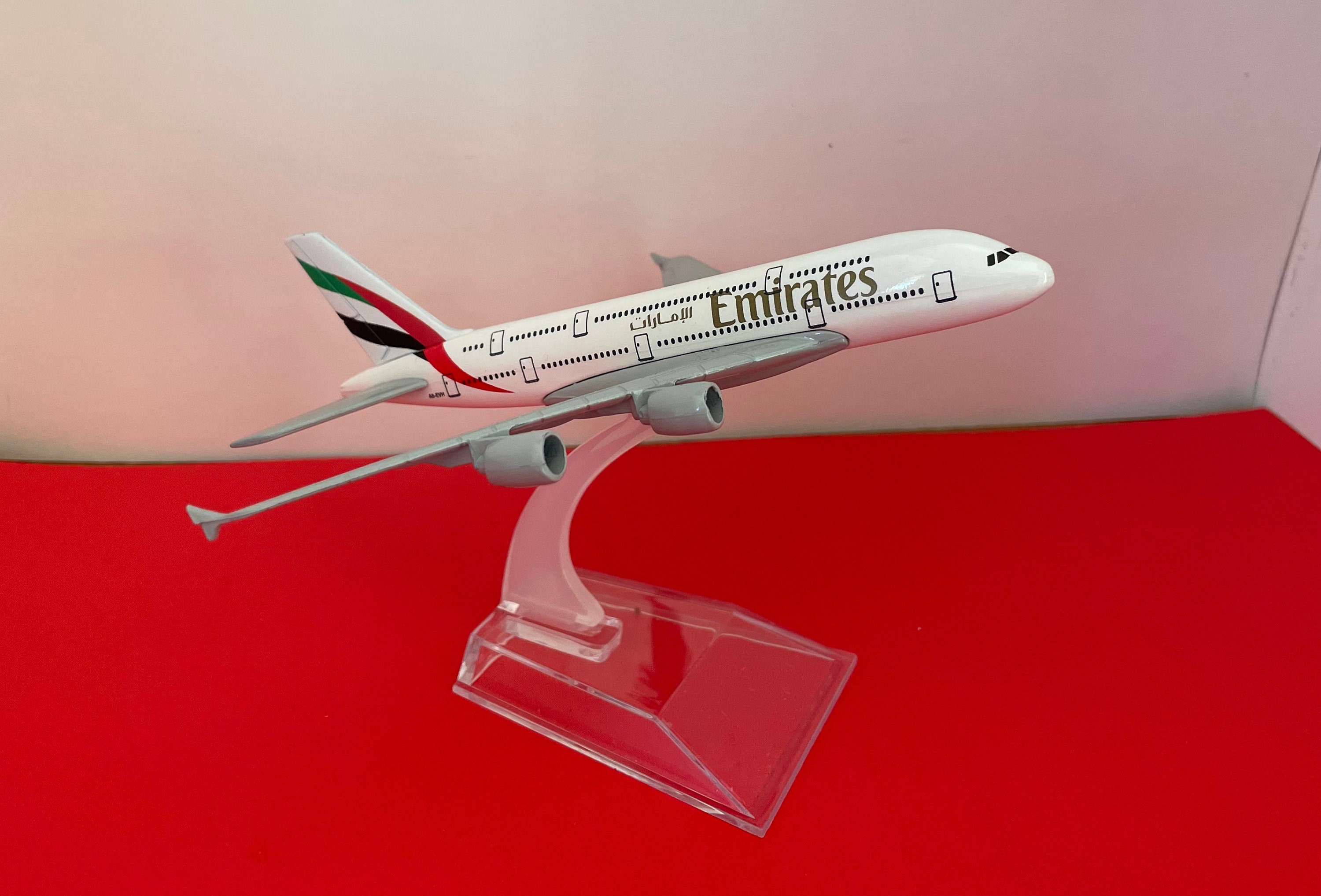 NEW!◢Airbus／A380 Emirates航空／ダイキャスト Gemini Jets 1/200 (ダイキャスト製) A380-800 エミレーツ航空