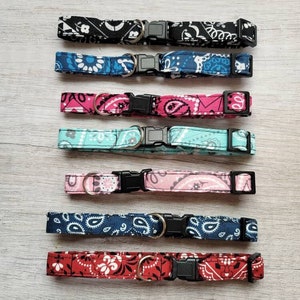 Katzen Bandana Halsband mit Glocke, Wählen Sie eine Farbe, Paisley Print Kätzchen Halsbänder, Cowboy Western Pink Rot Blau Schwarz Teal Lila