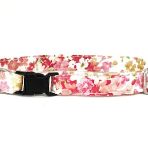Collare per gatti con motivo floreale rosa, regolabile, adatto a gattini di piccola e grande taglia, fiori primaverili, collari in tessuto lavabile per gatti.