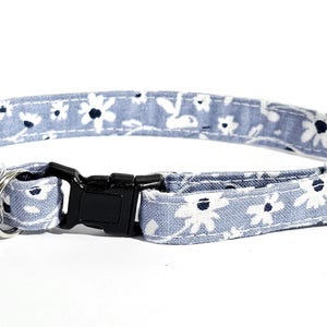 Periwinkle Daisy Kitten Collar with White Daisies | Floral Cat Collars | Adjustable, Soft, and Cute Cat Accessory