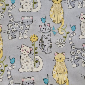 Grey Kitty Crinkly Catnip Mats Toys, Padded Sparkly Catnip Bed, Crinkly Toys for Cats, Safe Kitten Toy with Crinkle Catnip, Sleeping Cat Mat