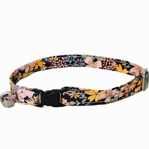 Floral Cat Collar: Adjustable Breakaway Kitten Collar with Bell