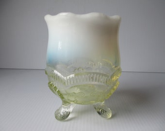 Model flint Vaseline Glass Wreath & Shell Spooner